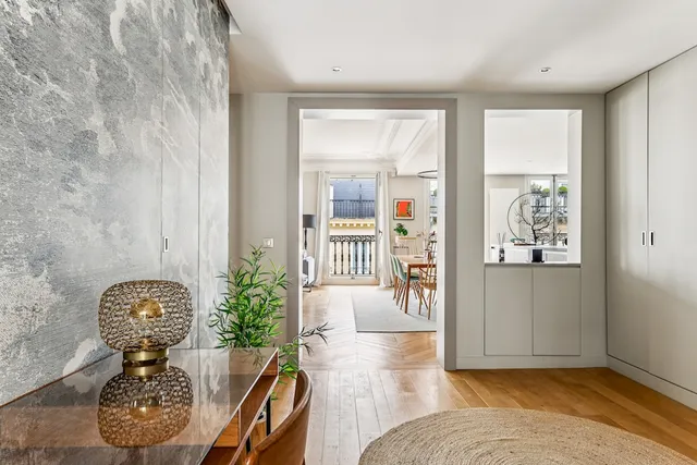 Apartment in 8th (Golden Triangle - Parc Monceau), Paris