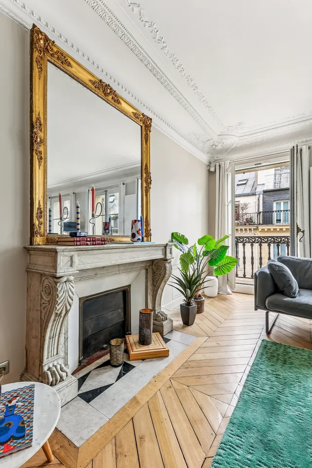 Apartment in 8th (Golden Triangle - Parc Monceau), Paris