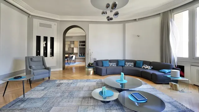 Apartment in 16th (Trocadéro - Etoile - Passy), Paris