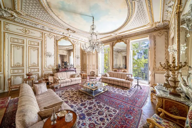 Apartment in 8th (Golden Triangle - Parc Monceau), Paris
