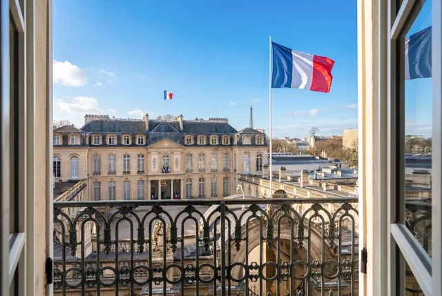 Apartment in 8th (Golden Triangle - Parc Monceau), Paris