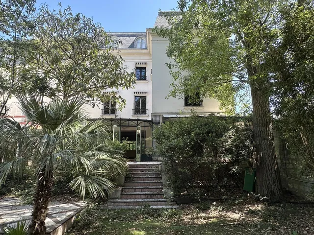 Villa in 16th (Trocadéro - Etoile - Passy), Paris