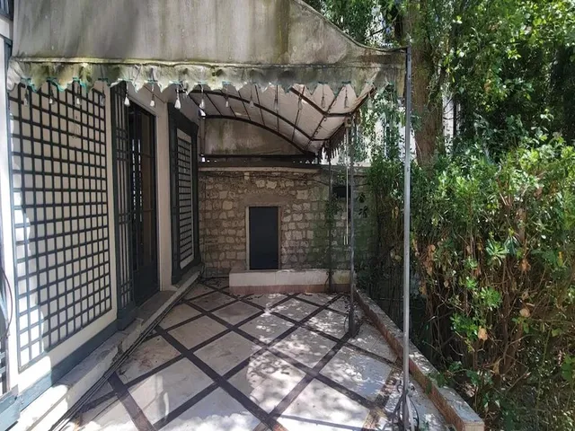 Villa in 16th (Trocadéro - Etoile - Passy), Paris