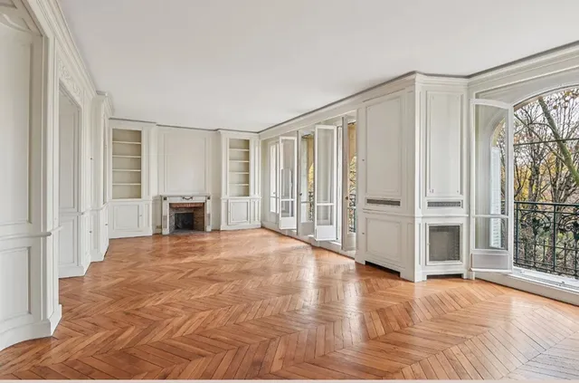 Apartment in 7th (Invalides, Eiffel Tower, Orsay), Paris