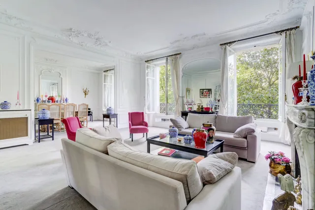 Apartment in 16th (Trocadéro - Etoile - Passy), Paris