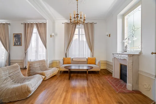 Estate in Saint-Maur-des-Fossés, Paris