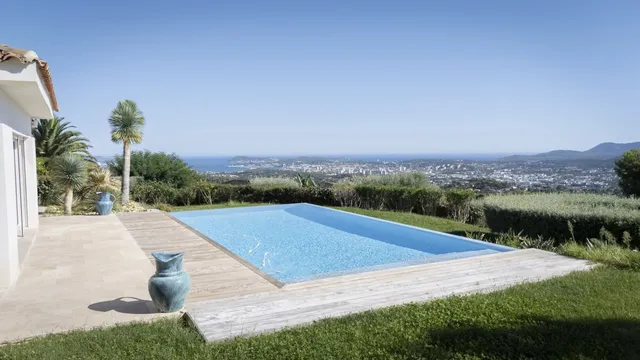 Villa in Sanary Sur Mer, Provence - Var