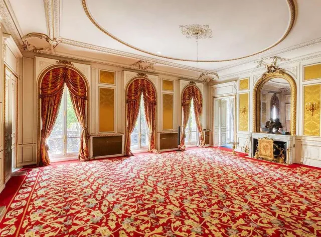 Apartment in 8th (Golden Triangle - Parc Monceau), Paris