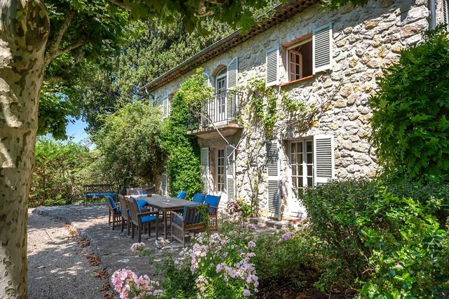 Villa in Chateauneuf Grasse, French Riviera