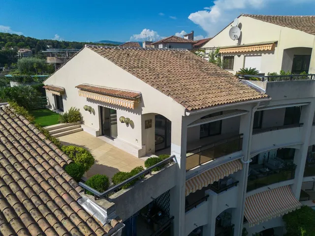 Apartment in Mougins, French Riviera