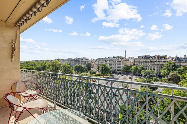 Apartment in 16th (Trocadéro - Etoile - Passy), Paris