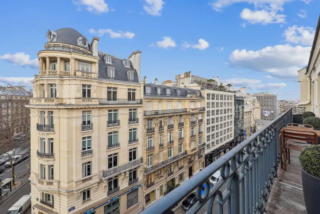Apartment in 8th (Golden Triangle - Parc Monceau), Paris
