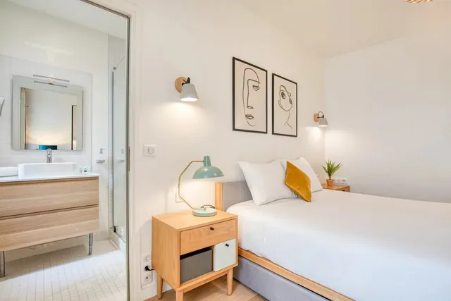 Apartment in 8th (Golden Triangle - Parc Monceau), Paris