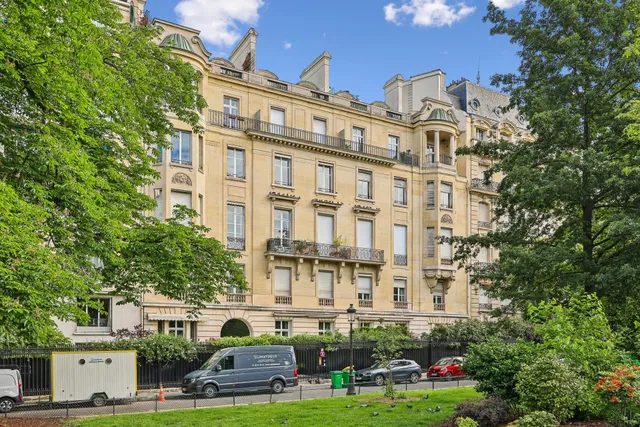 Villa in 16th (Trocadéro - Etoile - Passy), Paris
