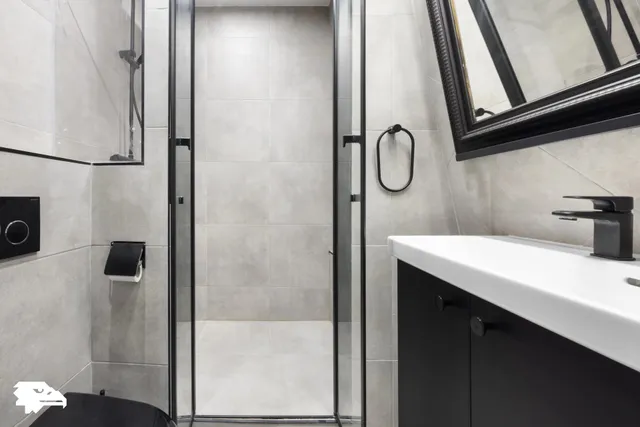 Apartment in 8th (Golden Triangle - Parc Monceau), Paris