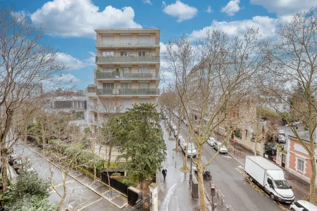 Apartment in 16th (Trocadéro - Etoile - Passy), Paris