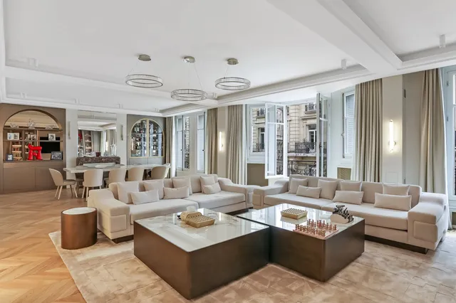 Apartment in 8th (Golden Triangle - Parc Monceau), Paris