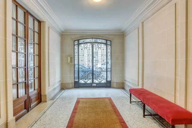 Apartment in 8th (Golden Triangle - Parc Monceau), Paris