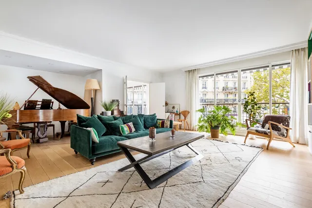 Apartment in 16th (Trocadéro - Etoile - Passy), Paris
