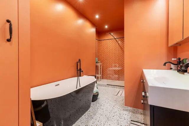 Apartment in 16th (Trocadéro - Etoile - Passy), Paris