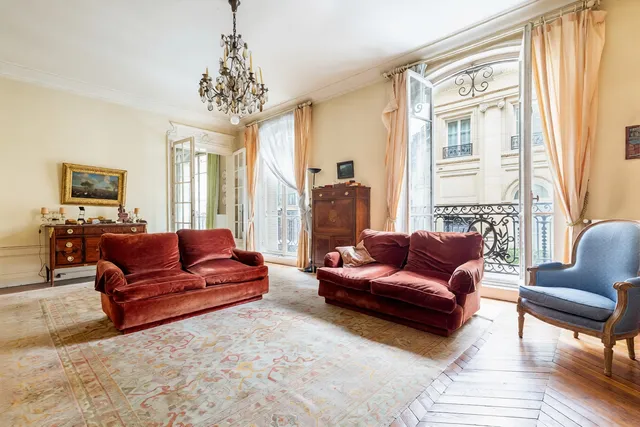 Apartment in 16th (Trocadéro - Etoile - Passy), Paris