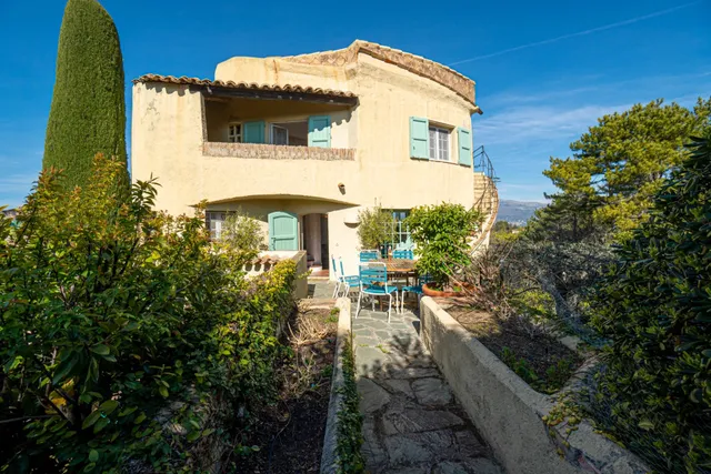 Villa in Mouans Sartoux, French Riviera