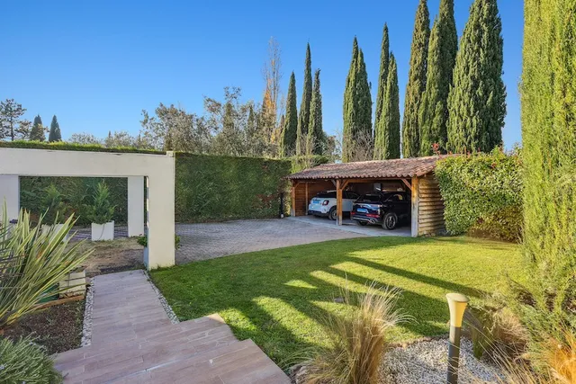 Villa in Bouc Bel Air, Provence - Var