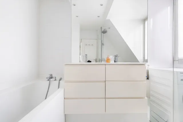 Apartment in 8th (Golden Triangle - Parc Monceau), Paris