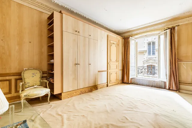 Apartment in 16th (Trocadéro - Etoile - Passy), Paris