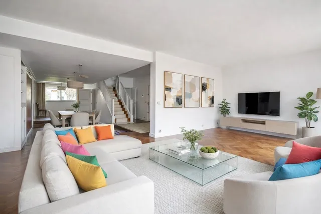 Apartment in 16th (Trocadéro - Etoile - Passy), Paris