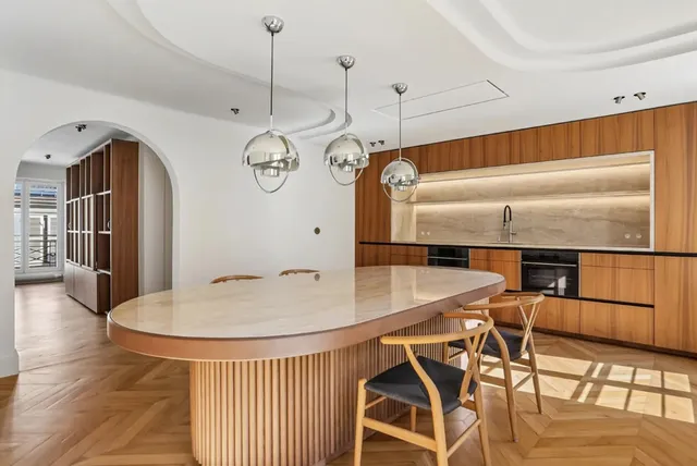 Apartment in 8th (Golden Triangle - Parc Monceau), Paris