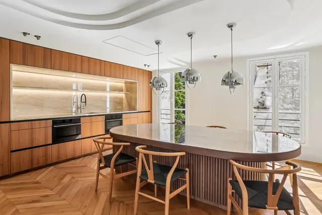 Apartment in 8th (Golden Triangle - Parc Monceau), Paris