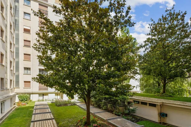 Apartment in 8th (Golden Triangle - Parc Monceau), Paris