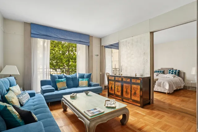 Apartment in 8th (Golden Triangle - Parc Monceau), Paris