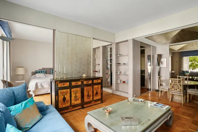 Apartment in 8th (Golden Triangle - Parc Monceau), Paris