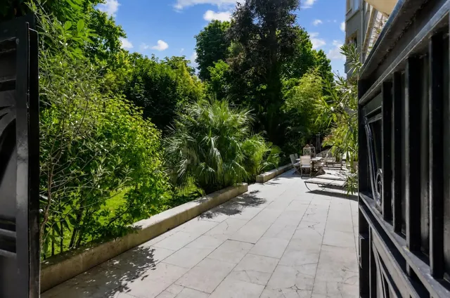 Apartment in Neuilly Sur Seine, Paris