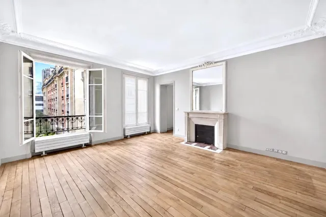 Apartment in Neuilly Sur Seine, Paris