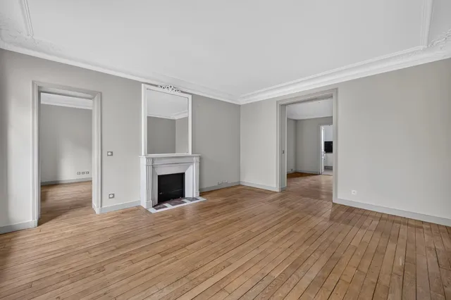 Apartment in Neuilly Sur Seine, Paris