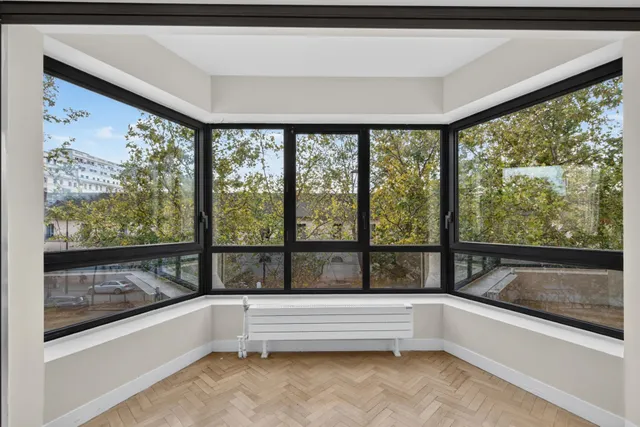 Apartment in 7th (Invalides, Eiffel Tower, Orsay), Paris