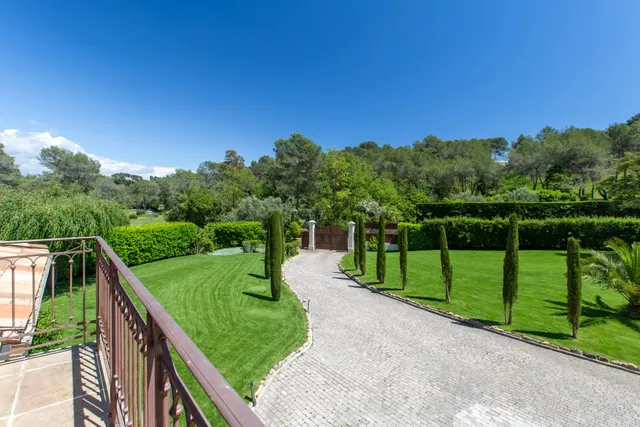 Villa in Mouans Sartoux, French Riviera