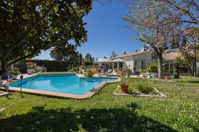 Villa in Bouc Bel Air, Provence - Var