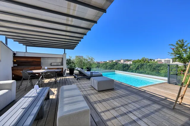 Apartment in Nimes, Provence - Var