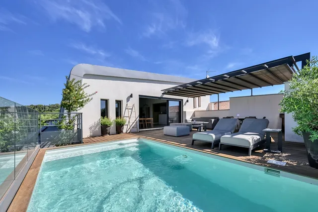 Apartment in Nimes, Provence - Var