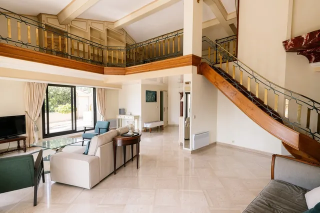 Apartment in Mougins, French Riviera