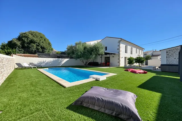 Villa in Nimes, Provence - Var