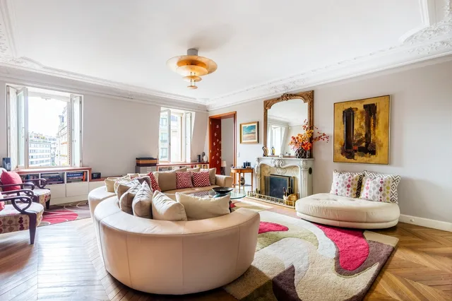 Apartment in 16th (Trocadéro - Etoile - Passy), Paris
