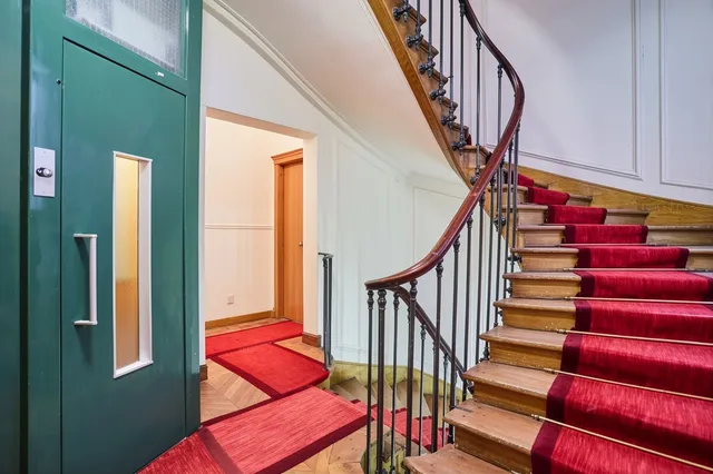 Apartment in 8th (Golden Triangle - Parc Monceau), Paris