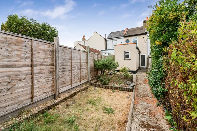 10 Bynes Road, South Croydon CR2 0PR