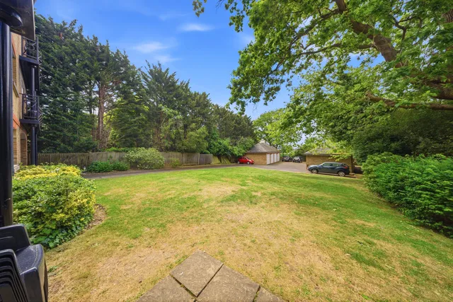 Flat 1, 41 Sunningfields Road, London NW4 4RA