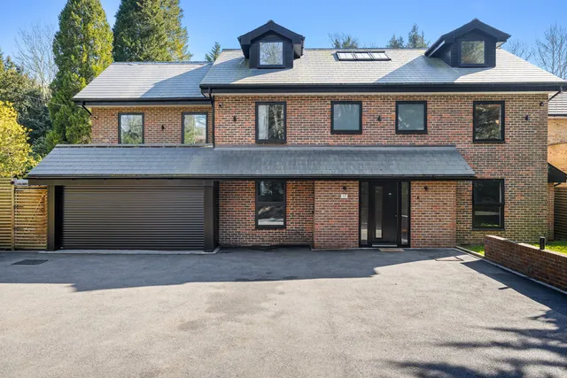 17 Welcomes Road, Kenley CR8 5HA